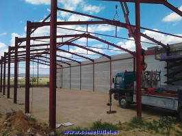 Estructura metálica de 600 m2.  Poligono el Tollo - Utiel